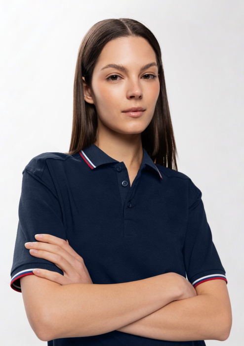Женская темно-синяя рубашка поло арт. 04WRUS приталенного кроя c триколором, 80% хлопок, 20% полиэстер, 185 гр/м2, оптом | Мерч, униформа и текстиль для бизнеса  фото-4