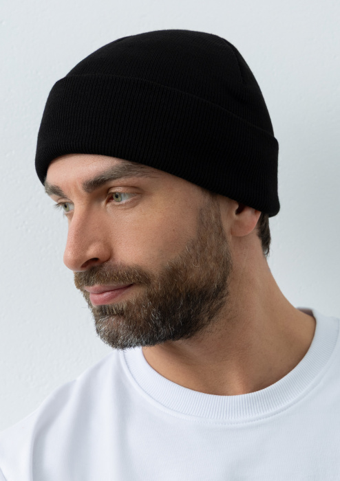 Черная шапка арт. 015 из 100% акрила, 300 гр/м2, оптом | Мерч, униформа и текстиль для бизнеса  фото-2