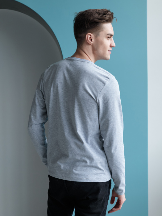 Серая футболка с длинными рукавами арт. 35 прямого кроя, состав 92% хлопок 8% эластан, 180 гр/м2, оптом | Мерч, униформа и текстиль для бизнеса   фото-4