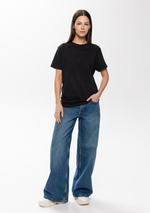 Чёрная футболка арт. 02 прямого кроя из 100% хлопка, 160 гр/м2, оптом | Мерч, униформа и текстиль для бизнеса  фото-3