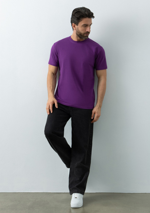 Фиолетовая футболка арт. 51 прямого кроя из 100% хлопка, 150 гр/м2, оптом | Мерч, униформа и текстиль для бизнеса  фото-3