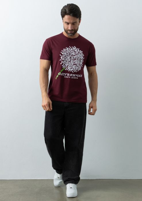 Бордовая футболка арт. 51 прямого кроя из 100% хлопка, 150 гр/м2, оптом | Мерч, униформа и текстиль для бизнеса  фото-3