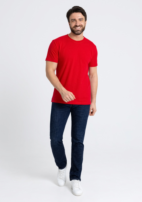Красная футболка арт. 08U прямого кроя из 100% хлопка, 180 гр/м2, оптом | Мерч, униформа и текстиль для бизнеса  фото-4