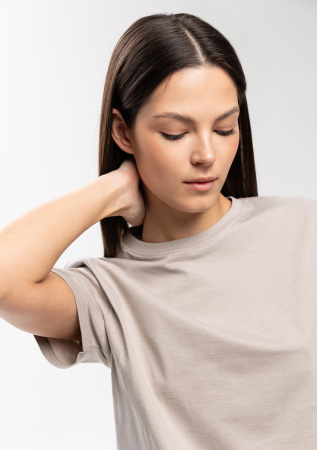 Светло-серая футболка арт. 02 прямого кроя из 100% хлопка, 160 гр/м2, оптом | Мерч, униформа и текстиль для бизнеса  photo-8