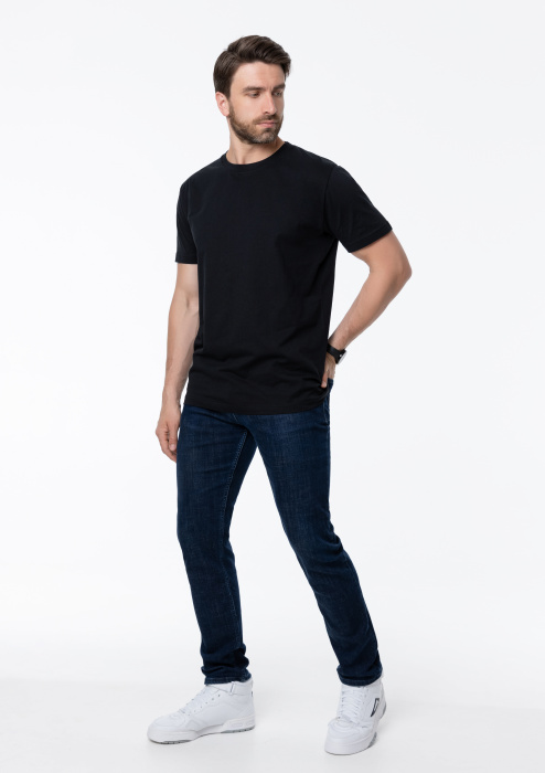 Чёрная футболка арт. 51 прямого кроя из 100% хлопка, 150 гр/м2, оптом | Мерч, униформа и текстиль для бизнеса фото-4