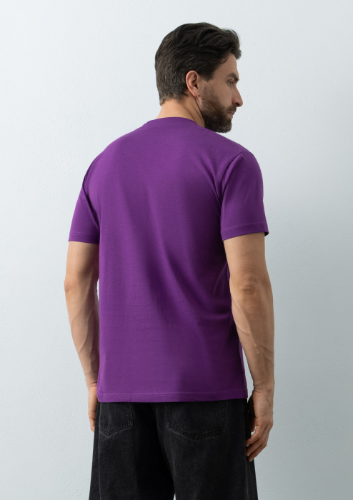 Фиолетовая футболка арт. 51 прямого кроя из 100% хлопка, 150 гр/м2, оптом | Мерч, униформа и текстиль для бизнеса  фото-4